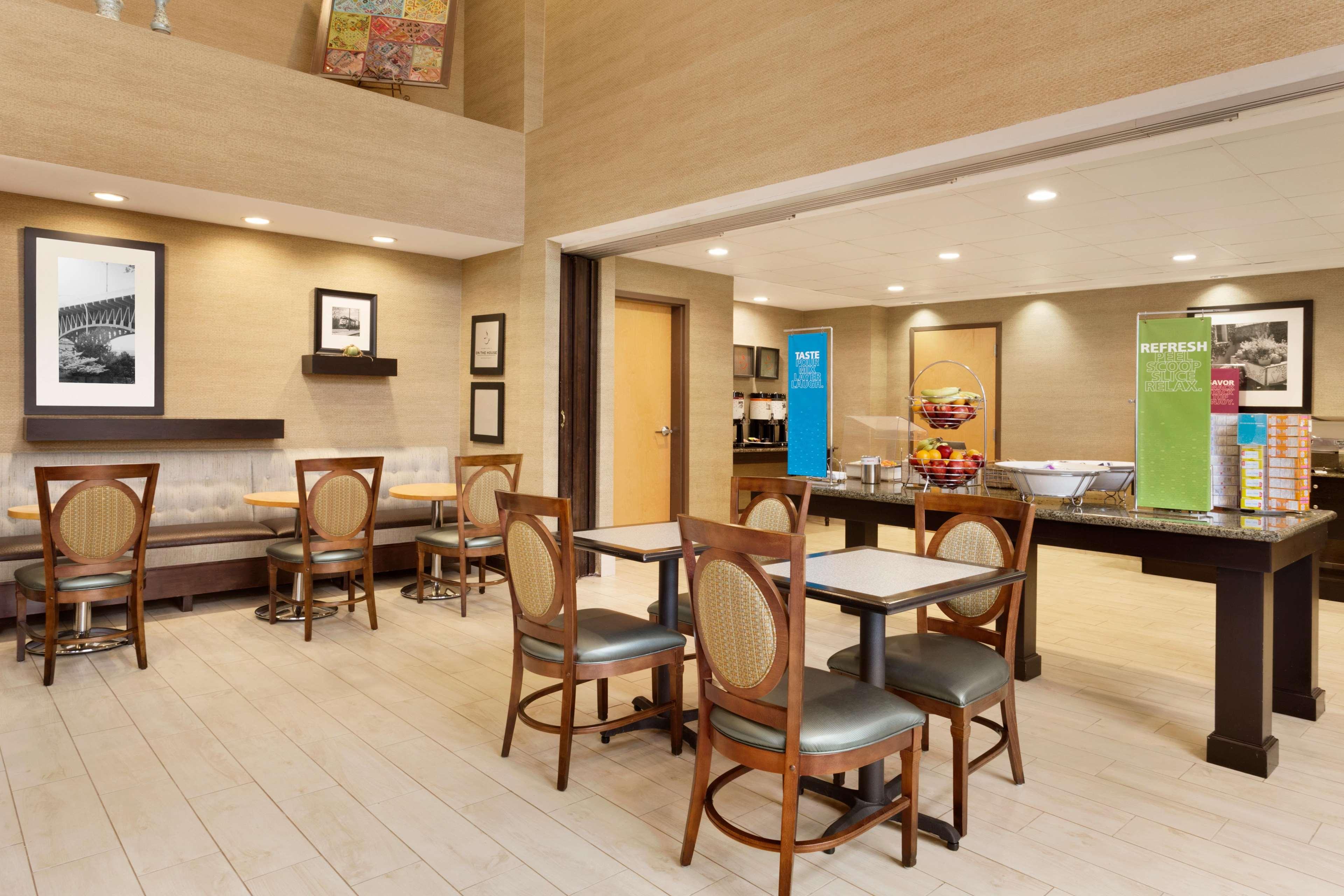 Hampton & Birmingham Airport Area 3*