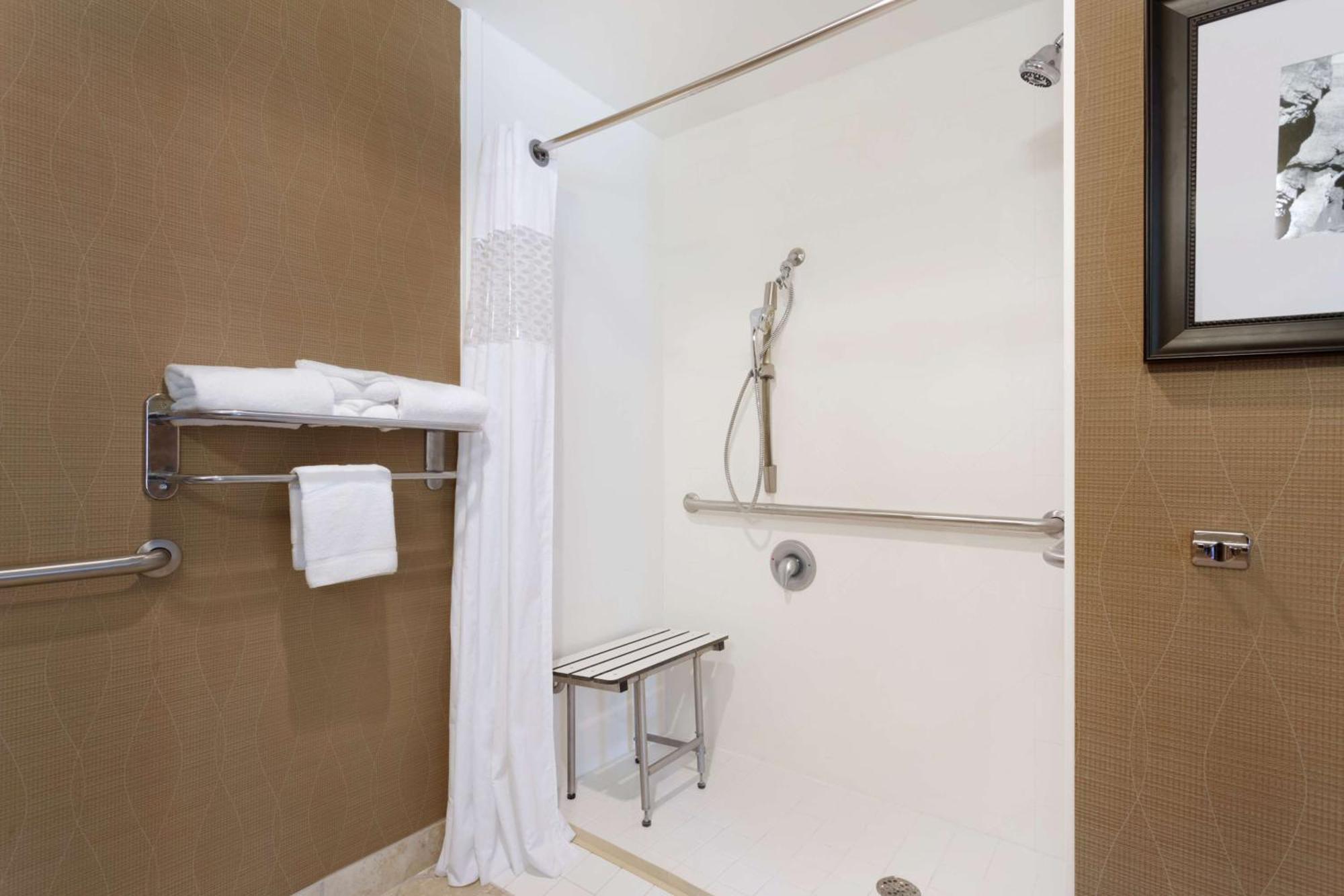 Hotel Hampton & Birmingham Airport Area 3*